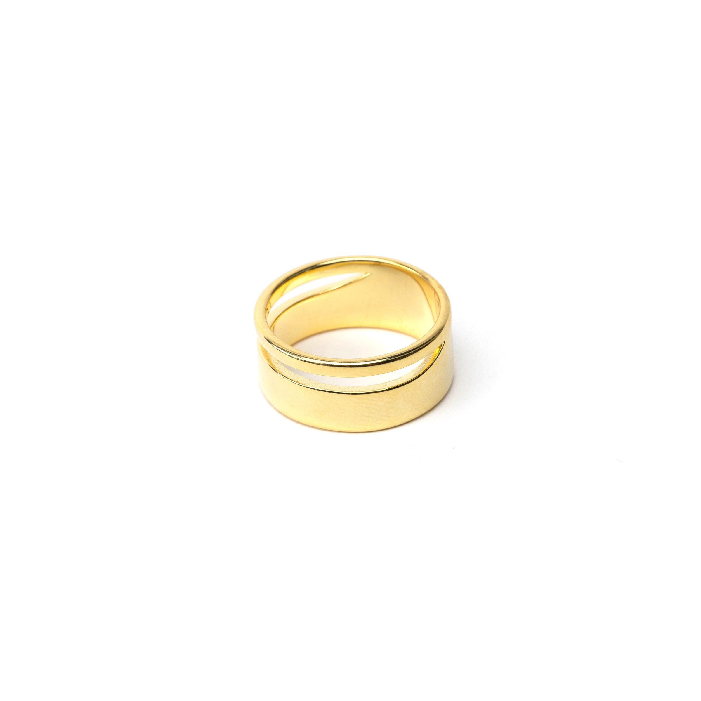 Arie Wavy Cutout Ring R327